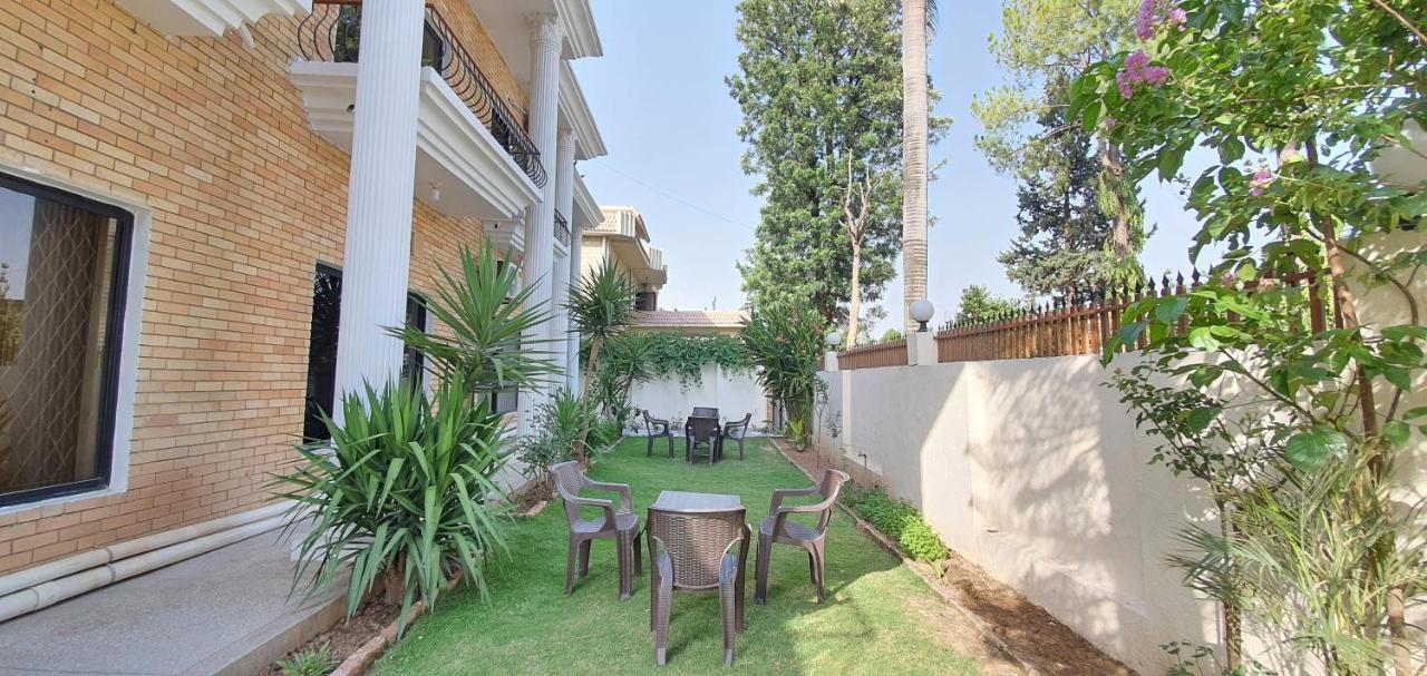 Infinity Villa F8 Islamabad Esterno foto
