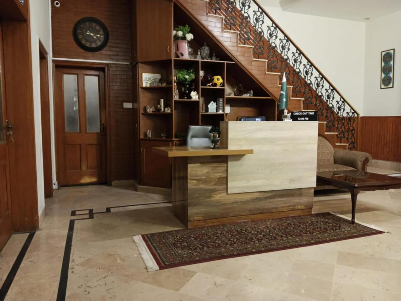 Infinity Villa F8 Islamabad Esterno foto