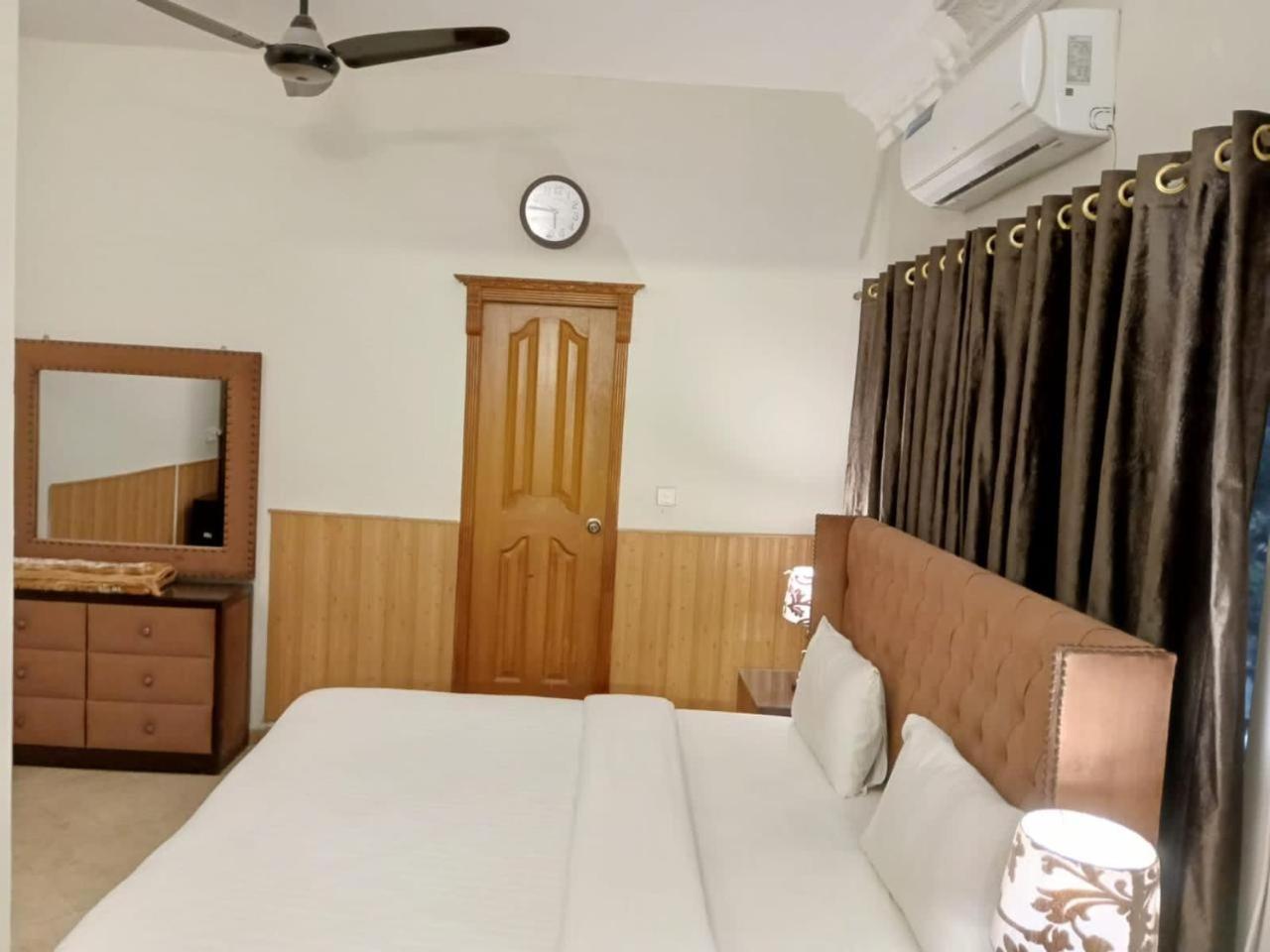 Infinity Villa F8 Islamabad Esterno foto