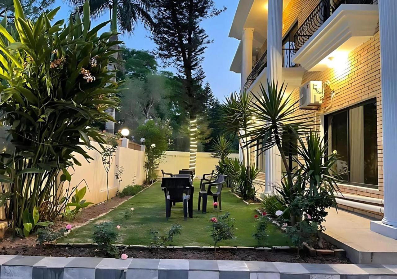 Infinity Villa F8 Islamabad Esterno foto